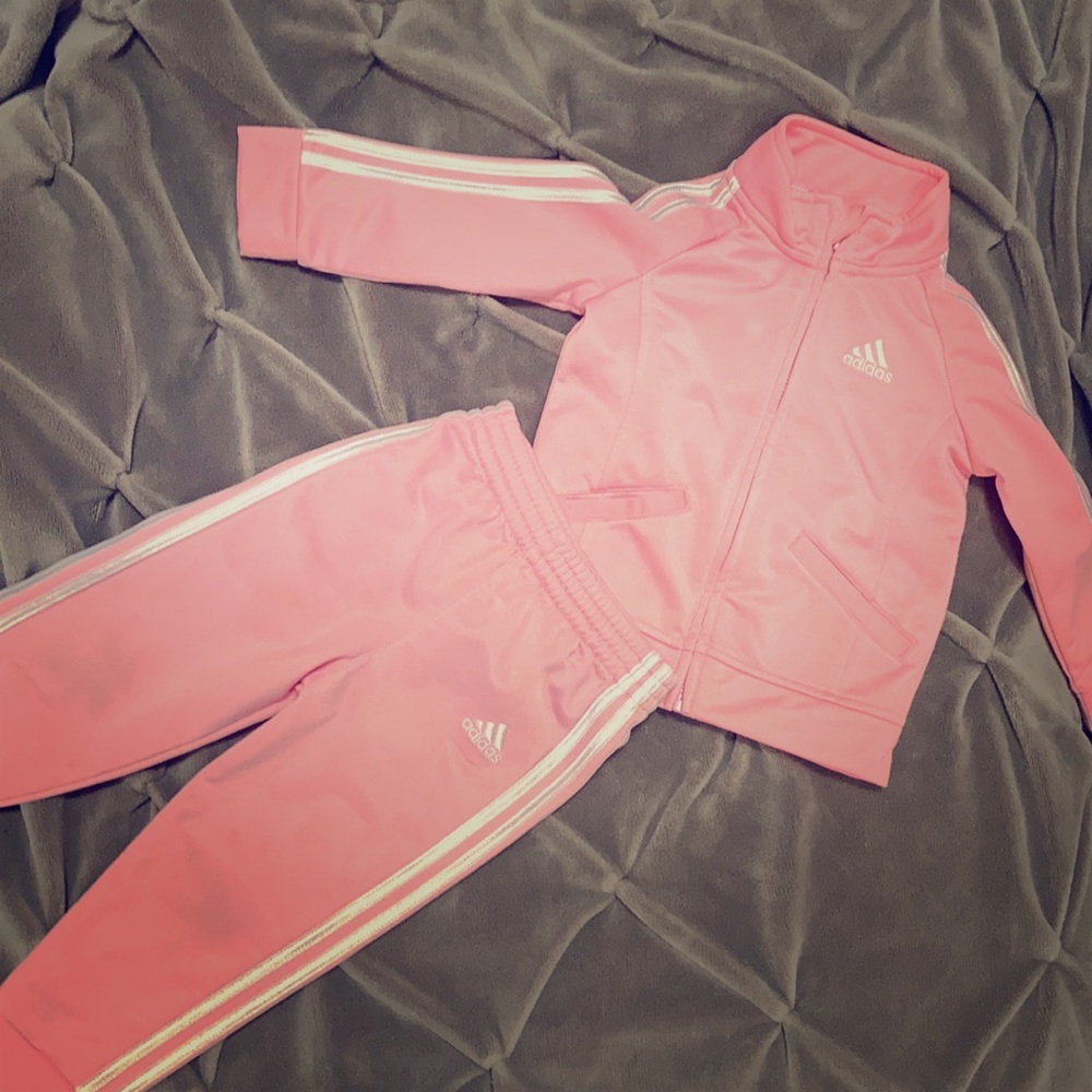 Adidas suit 18 mos